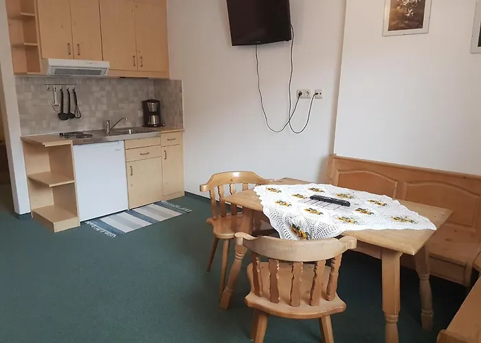 Schuetzenwirt アパートホテル 3*